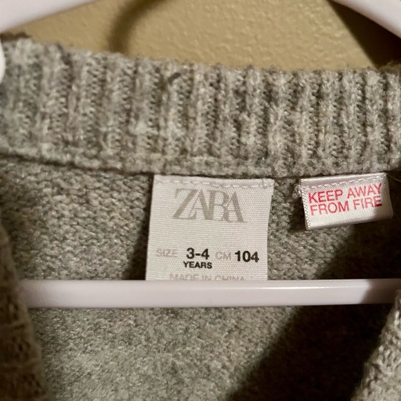 Old Navy & Zara Pullover Crewneck Sweater Duo Size 4T - Picture 5 of 6